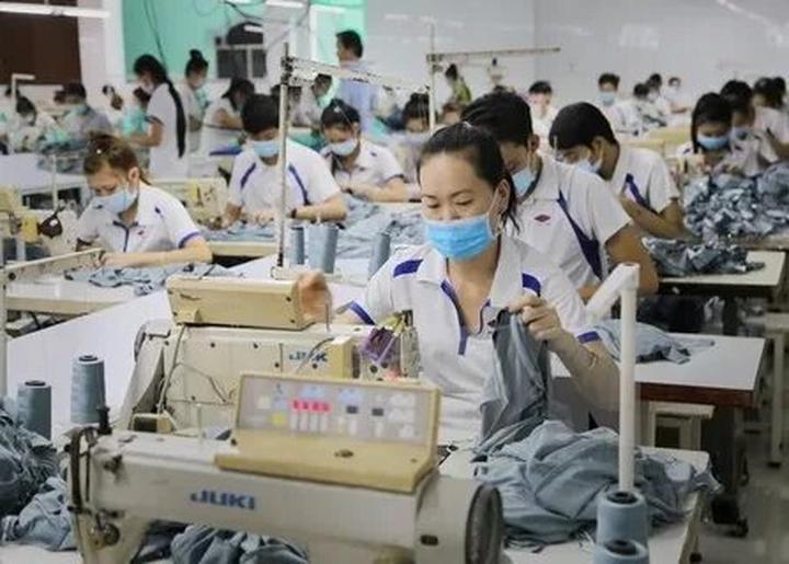 Mỹ Tâm: Họa mi tóc nâu và mối quan hệ với học trò