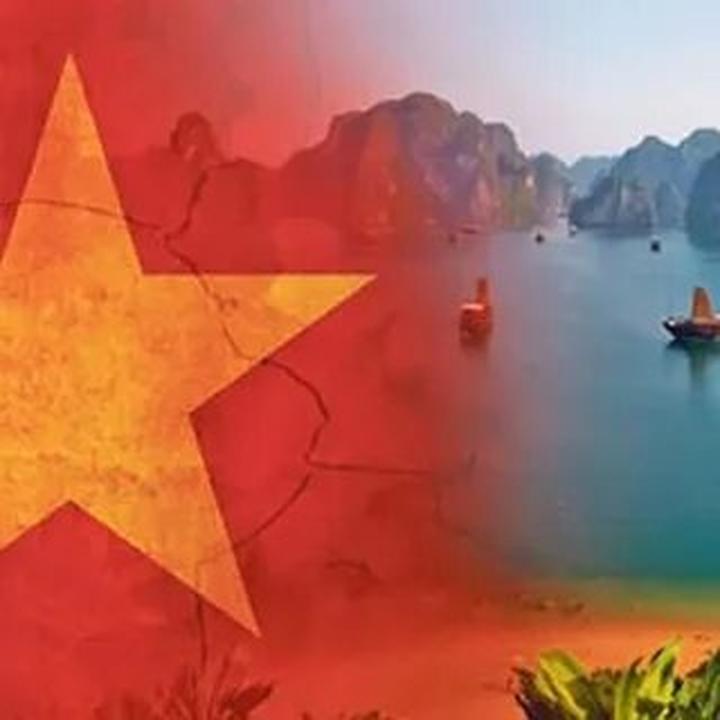 HOT: Camera siêu zoom “bóc” - Cảm hứng video marketing từ Hotspot Matrix